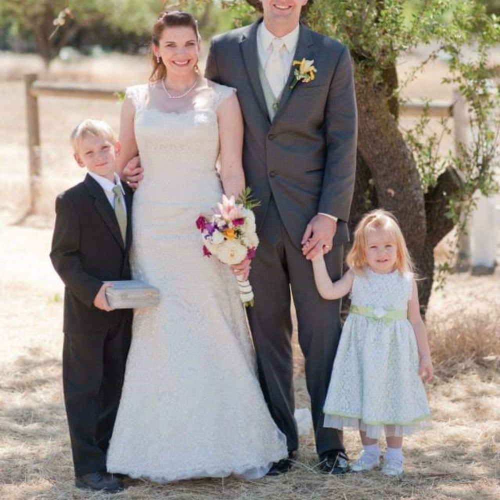 Ivory Lace Size 10 Wedding Dress